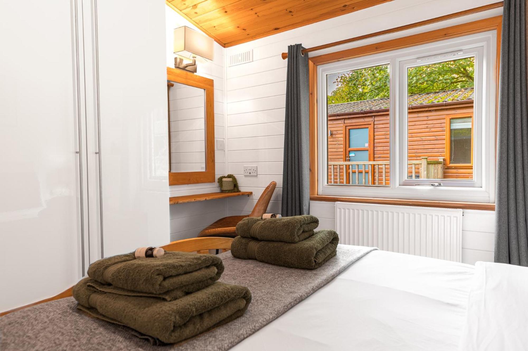 Bowness 45 - 2 Bedroom Lake Windermere Lodge Bagian luar foto