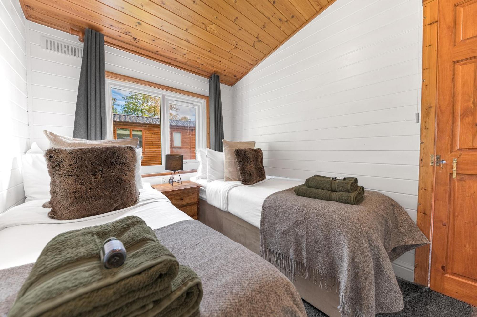 Bowness 45 - 2 Bedroom Lake Windermere Lodge Bagian luar foto