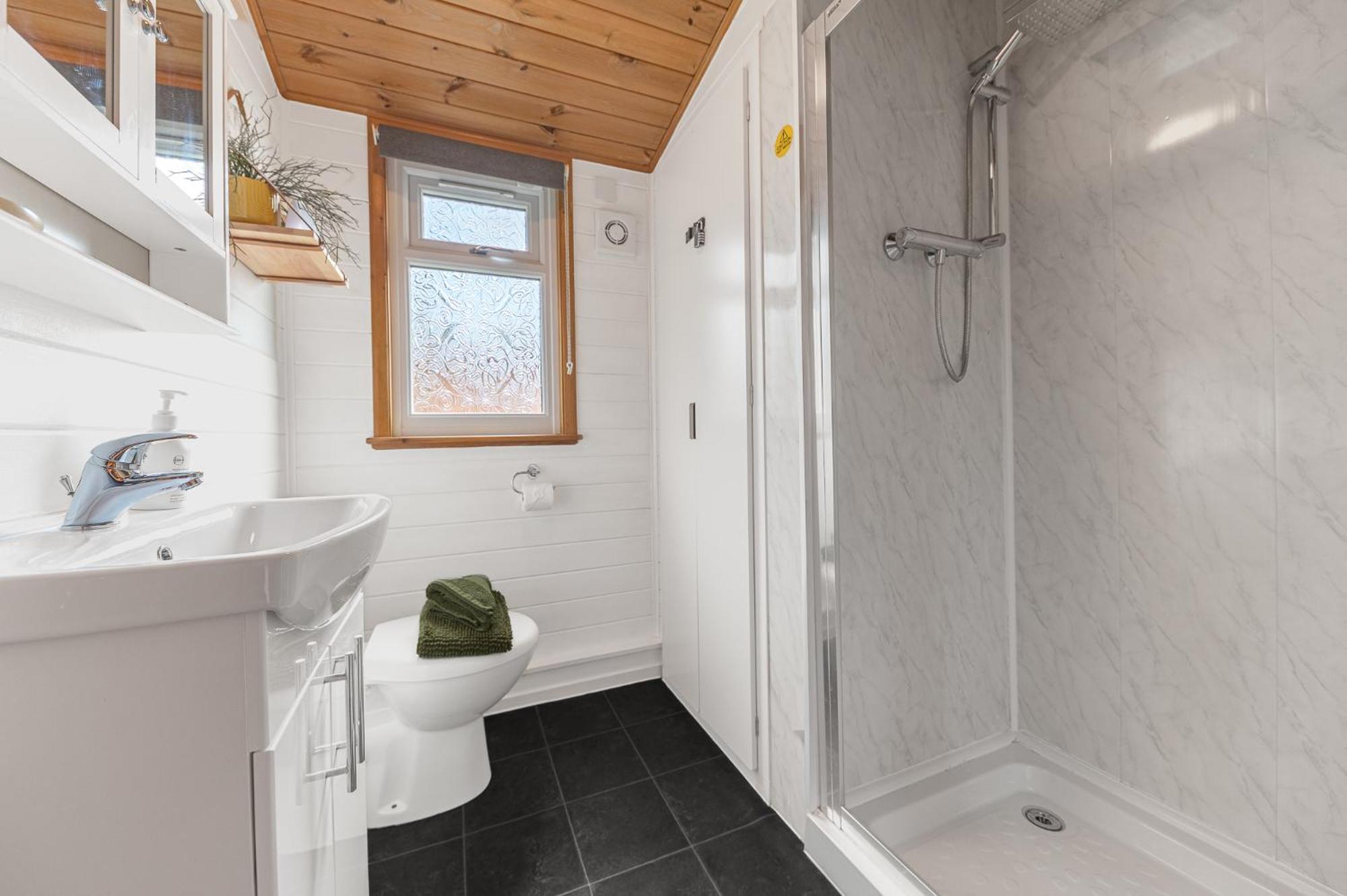 Bowness 45 - 2 Bedroom Lake Windermere Lodge Bagian luar foto